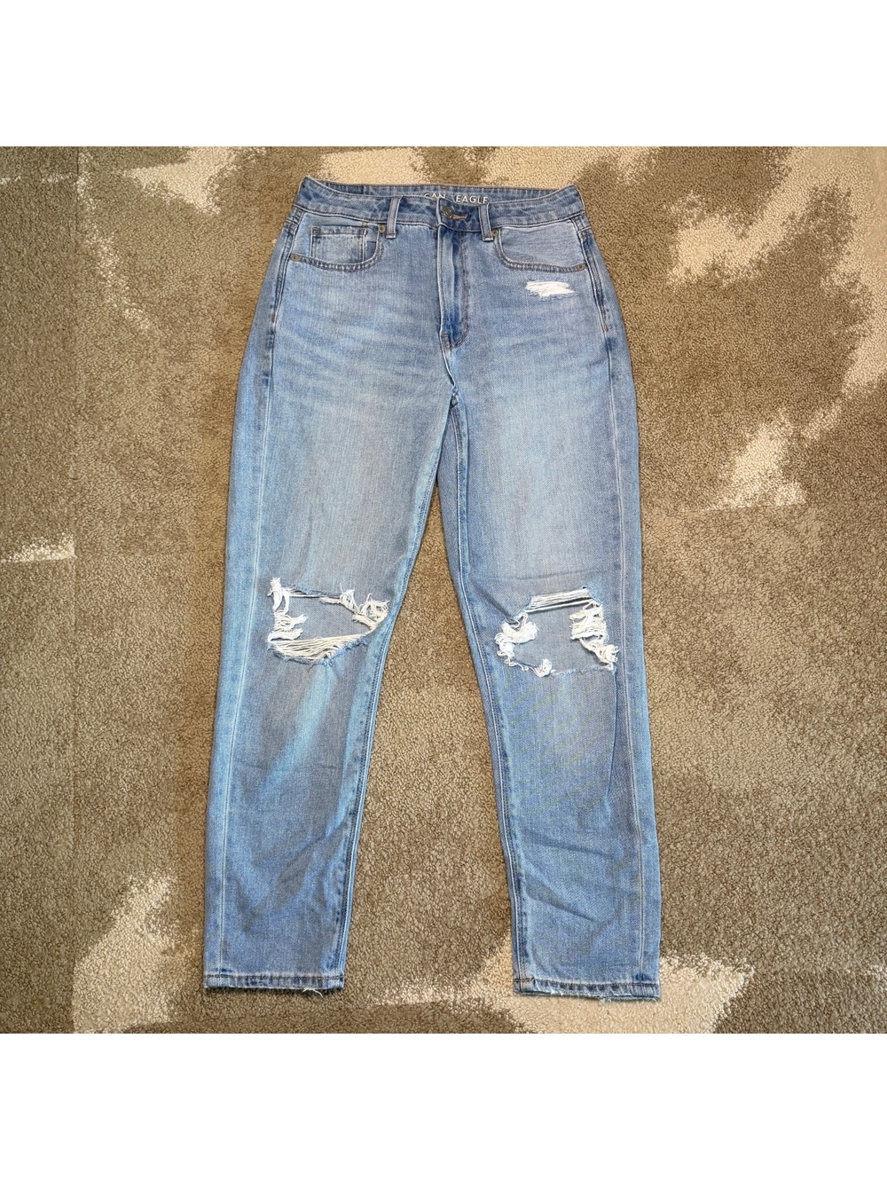 American Eagle Mom Jeans 2 Short Light Wash Blue Distressed Ripped Denim 90s